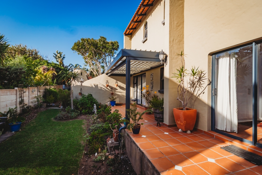 3 Bedroom Property for Sale in Herolds Bay Western Cape